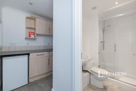 Studio to rent - Photo 4