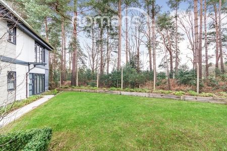 Corunna Court, Wellington Business Park, Crowthorne, RG45 - Photo 5