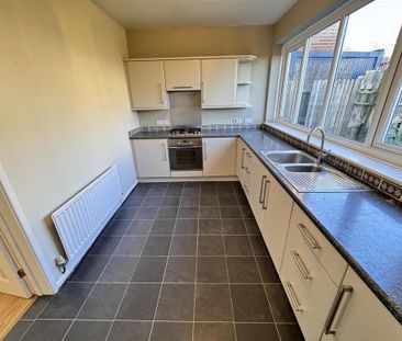 3 bedroom semi-detached house to rent - Photo 4