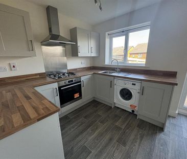 2 bedroom end of terrace house to rent - Photo 6