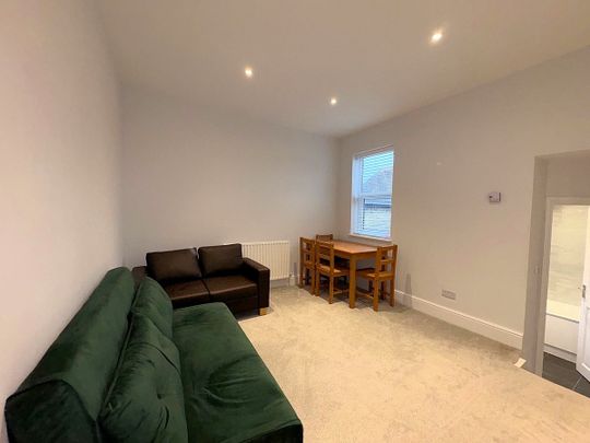 1 Bed Flat, Selby Road, E11 - Photo 1