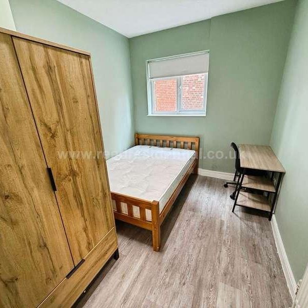 Derby Road, Nottingham, NG7 - Photo 1