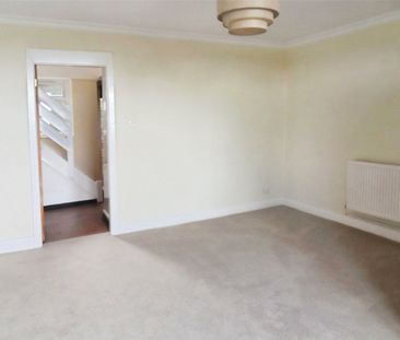 Commonside, Batley, West Yorkshire, WF17 - Photo 1