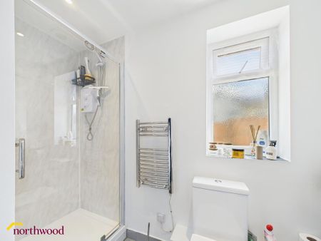 1 bedroom in a house share to rent - Photo 4