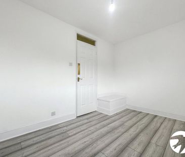 2 bedroom end of terrace house to rent - Photo 3