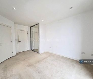 2 bedroom penthouse to rent - Photo 5