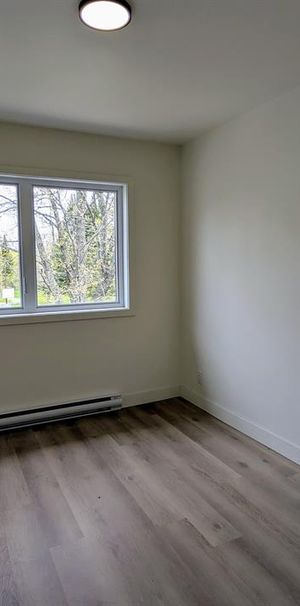 Immeuble - 14 Rue Allen Est, Waterloo 4 Et Demi Neuf - Waterloo - Photo 1