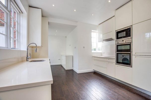 Deansway, East Finchley, London N2 - Photo 1