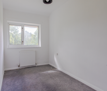 3 bed terraced house to rent in Llangorse Path, Cwmbran, NP44 - Photo 1