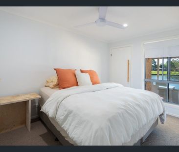 IMMACULATE LAKEFRONT DUPLEX - Photo 5