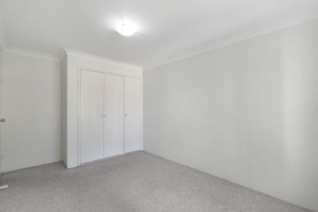 SPACIOUS TWO BEDROOM UNIT ON TOP FLOOR - Photo 3