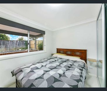 Convenient, low maintenance Granny Flat, CTHS Zoned!!! Next to the ... - Photo 2