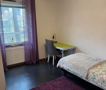 Kristinehamnsgatan, Farsta - Photo 2