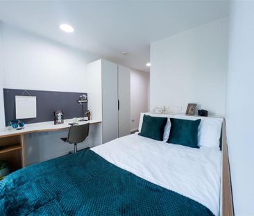 1 bedroom in a flat share to rent - Photo 5