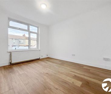 2 bedroom bungalow to rent - Photo 2