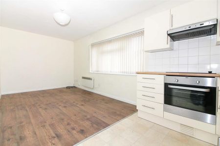 1 bedroom flat to rent - Photo 5