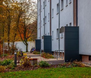 Modernisierte 3-Zimmer-Wohnung im Grünen // 2.OG rechts - WBS erfor... - Foto 1