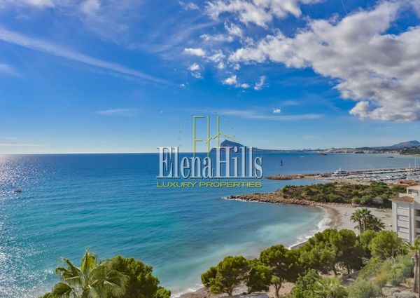 Large reformed apartment with magnificent sea views in front of the Mascarat Beach, Altea, Alicante