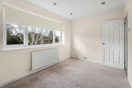 3 bedroom semi-detached house to rent - Photo 2