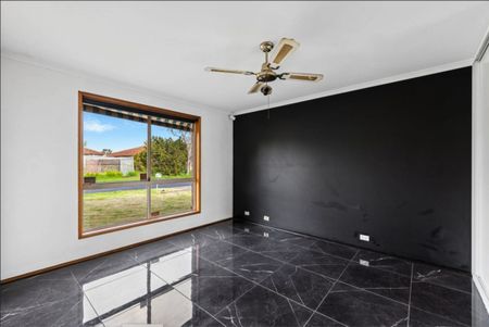 3 Ranee Court, Andrews Farm SA 5114 - Photo 5