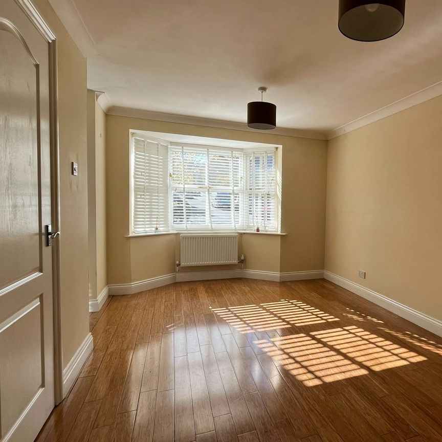 Town house to rent on - Photo 1