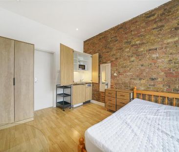 Studio to rent - Photo 2