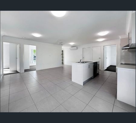 2/2 Michigan Way, Andergrove, Qld 4740 - Photo 2