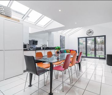 6 bed Terraced - To Let - Photo 2