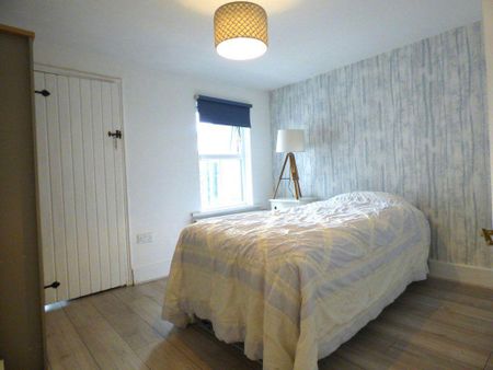 2 bedroom terraced house to rent - Photo 3