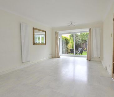 3 bedroom detached house to rent - Photo 2