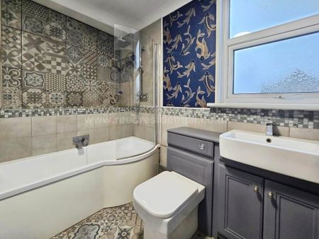 2 bedroom end of terrace house to rent - Photo 2