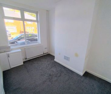 Elm Farm Road, Blakenhall, Wolverhampton - Photo 2