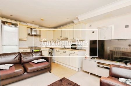 Town Centre, RG21 - Photo 3