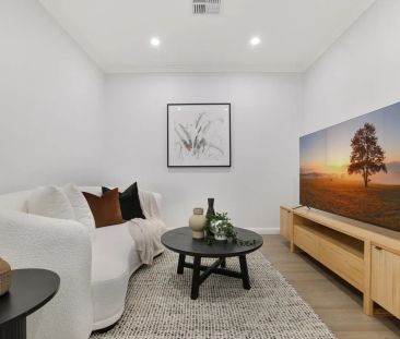 Style & Sophistication - Photo 3