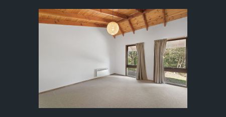 Charming Beach Cottage – Freshly Updated & Just a Short Stroll to the Sand - Photo 3