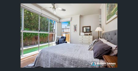 A short stroll to Gympie Terrace - Photo 5