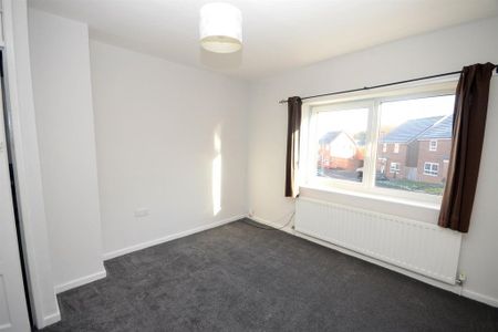 3 bedroom semi-detached house to rent - Photo 3