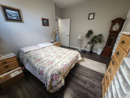 Beautiful Basement Suite in Sylvan Lake! - Photo 3