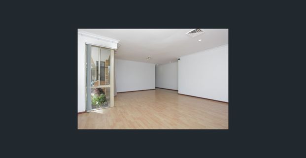 Family Oasis with Pool in Quiet Leeming Cul-de-Sac - Photo 1