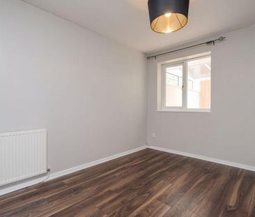 2 bedroom semi-detached bungalow to rent - Photo 3