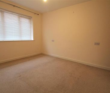 2 bedroom mews to rent - Photo 3