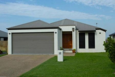 Convenient and Central - Photo 5