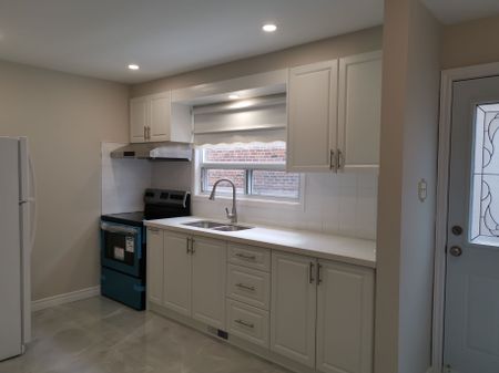 For Lease - 219 Shawnee Circle Unit# Main unit, Toronto, Ontario - Photo 5