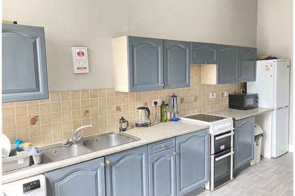 single room for rent in Morningside - Photo 1