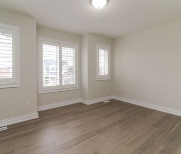 For Lease - 75 Garbutt Crescent, Collingwood, Ontario - Photo 2