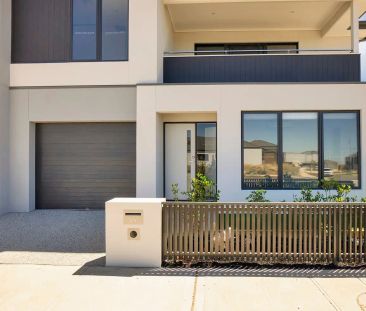 2 Totterdown Way, Werribee VIC 3030 - Photo 4