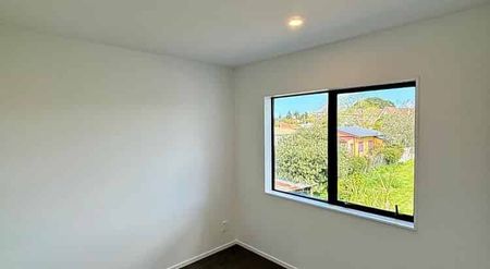 Stunning New 5-Bedroom Home in Otahuhu - Photo 3