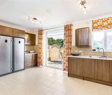 4 bedroom semi-detached house to rent - Photo 5