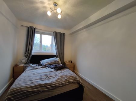 2 bedroom Flat - Tudor Close, Hatfield - Photo 2