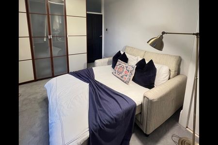 Room in a Shared Flat, Moreland Court, NW2 - Photo 4